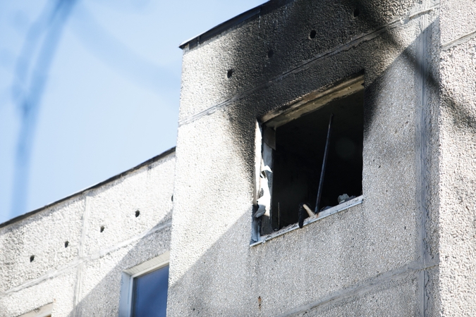 Vilniuje užsiliepsnojo butas, teko evakuoti penkiolika žmonių