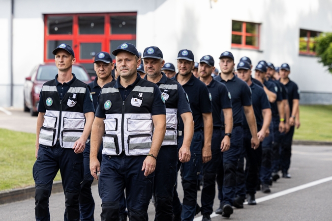 Iš tarptautinės pagalbos misijos Prancūzijoje grįžusių Lietuvos ugniagesių gelbėtojų pasitikimas