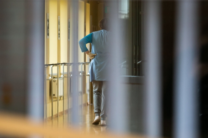 Konservatoriai siūlo naikinti 120 dienų slaugos limitą, kurti dienos stacionarus