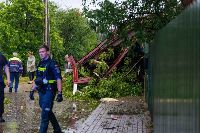Kariuomenė padės Kazlų Rūdos savivaldybei tvarkytis su audros padariniais