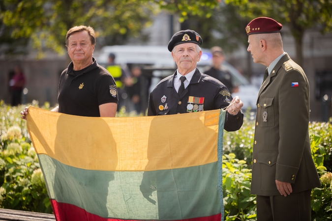 Vilniuje paminėta Laisvės diena – iškilmingai pakeltos šalies vėliavos