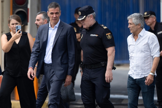 Pedro Sanchezas smerkia kai kurių ES šalių reakciją į migrantų krizę Seutoje