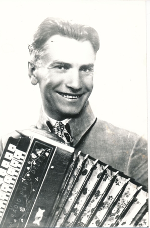 Pupų dėdė radiofone, 1936 m.