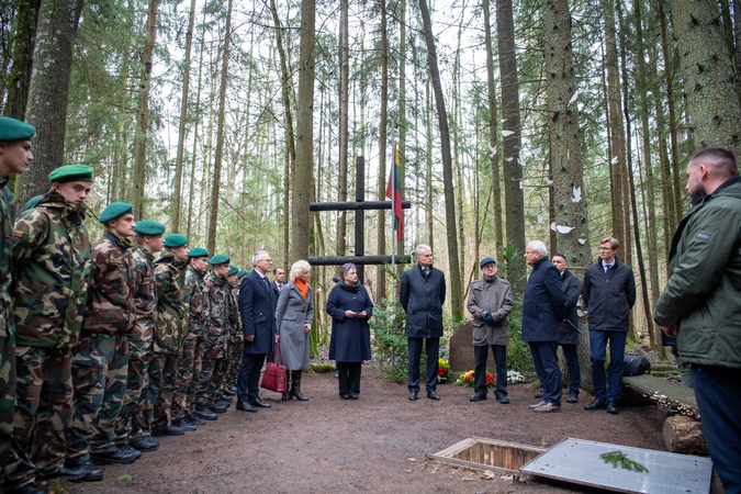 Dėmesys: praėjusių metų pavasarį partizanų vado, generolo J. Žemaičio Vytauto bunkerį vadavietę aplankė Lietuvos prezidentas G. Nausėda – aplinkinių kaimų bendruomenėms susitikimas su šalies vadovu Šimkaičių miške paliko neišdildomą įspūdį.