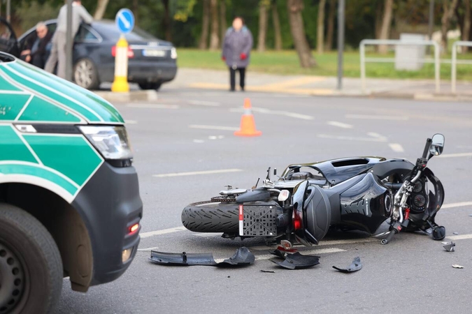 Sužalotas motociklą vairavęs nepilnametis