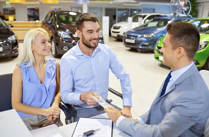 Įvertino automobilių rinką: lietuviai dairosi vis naujesnių?