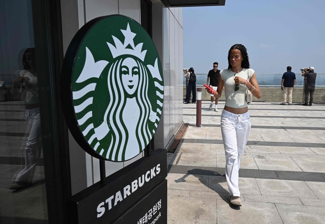 Pietų Korėjoje policija atliko kratą „Starbucks“ būstinėje