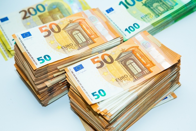 Valstybės ir savivaldybių biudžetų pajamos augo iki 12,75 mlrd. eurų