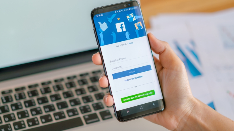 Po LRTK kreipimosi „Meta“ pašalino dešimtį „Facebook“ trumpų vaizdo įrašų