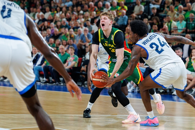 Kliūtis: K. Jakučionio norui padėti Lietuvos rinktinei sutrukdė jo naujojo NBA klubo planai.