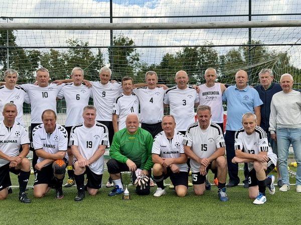 Komanda: draugiškas varžybas laimėjo Kauno futbolo senjorai.