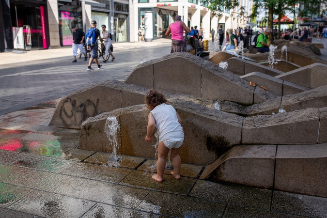 Karščio banga Europoje: 35 Celsijaus laipsnius viršijanti kaitra alins 90 mln. žmonių