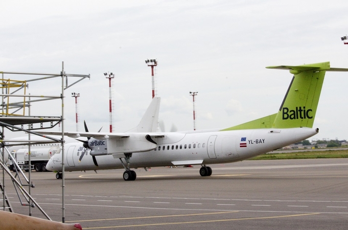 „Air Baltic“ pranešė stabdanti skrydžius į šiuos miestus