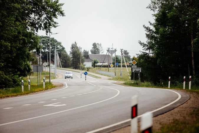„Fegda“ taisys broką: iš naujo ties kelio atkarpą į poligoną