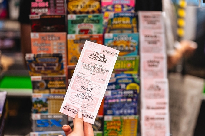 Metas tikrinti bilietus: Kauno autobusų stotyje  įsigytas „Eurojackpot“ bilietas atnešė 427 312 eurų