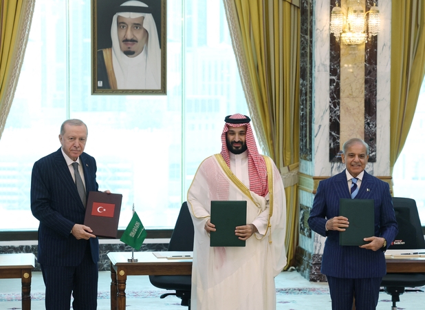 Turkija, Pakistanas ir Saudo Arabija pasirašė gynybos paktą