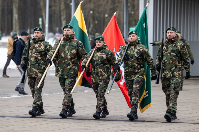 Buvusios mokyklos pastatą Vilniaus rajono Rakonių kaime metams siūloma perleisti šauliams