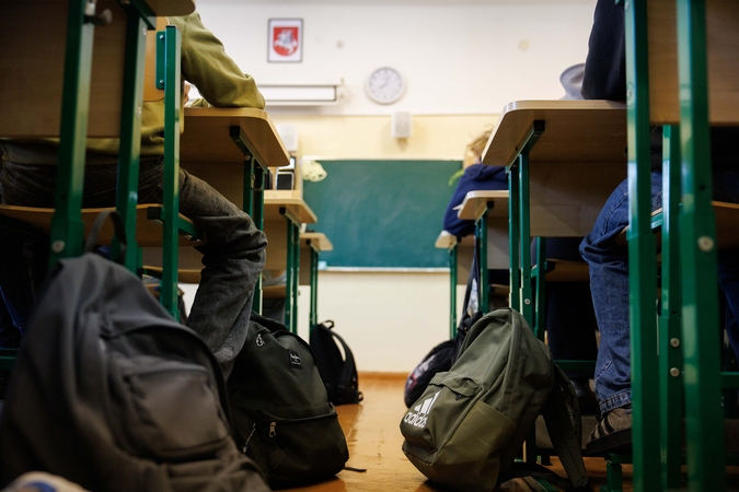 Tėvai skambina pavojaus varpais