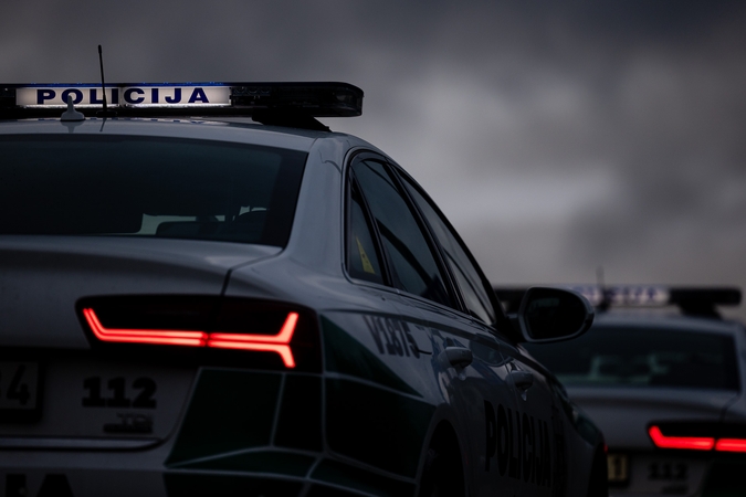 Neblaivus vyras įkliuvo policijai: turėjo aštuonis paketėlius su įtartina medžiaga