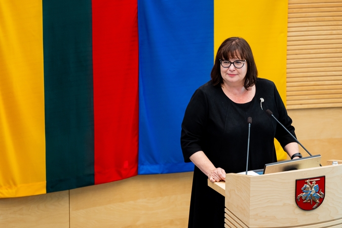 Vasaros režimu dirbantys parlamentarai dėl atostogų įteisinimo vieningos nuomonės neturi