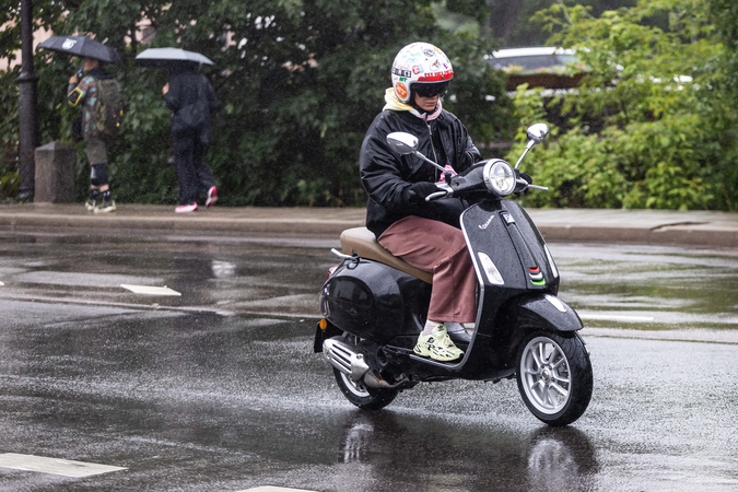 Klaipėdoje iš degalinės pavogtas motoroleris rastas išardytas miesto parkelyje