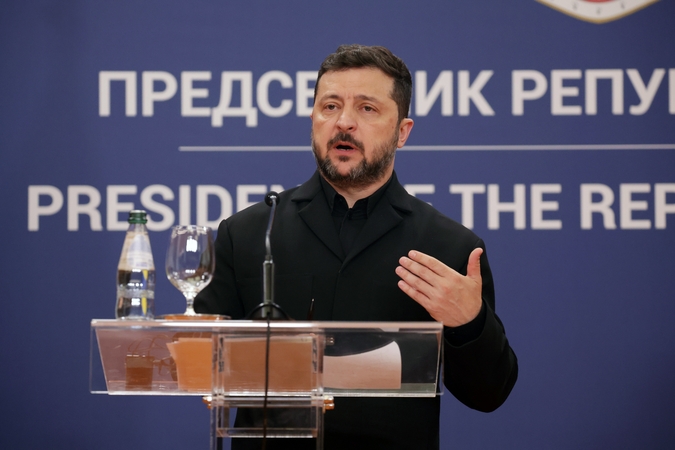Zelenskis su karine vadovybe aptarė situaciją fronte