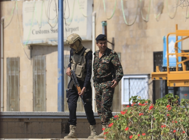 Jemeno husiai skelbia smūgiavę Saudo Arabijos naftos perdirbimo gamyklai