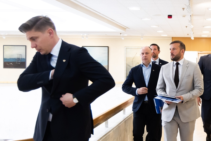 Valdančiųjų lyderiai neturi atsakymo dėl gynybos finansavimo, bet žada likti „5 proc. BVP klube“