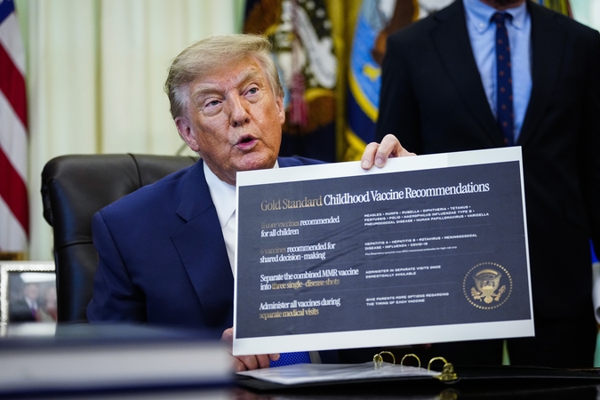 Trumpas pasirašė įsaką, kuriuo sumažinamas rekomenduojamų skiepų vaikams skaičius