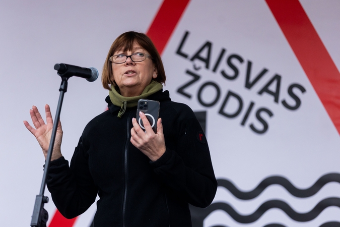Geros žinios Miliūtei: teismas nekeitė sprendimo dėl vidurinio piršto rodymo