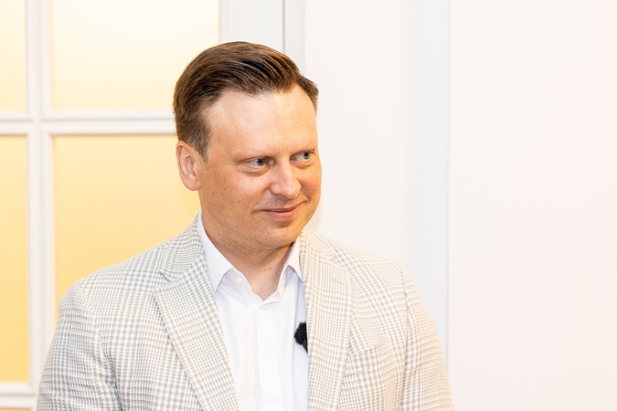 V. Benkunskas.