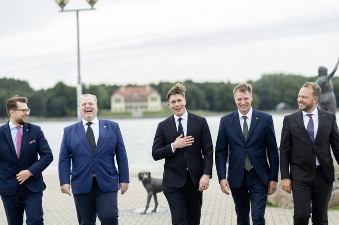 Premjeras atmeta kritiką dėl Vyriausybės „cementovkės“: jei darbas – linksmybės, tai linksminamės