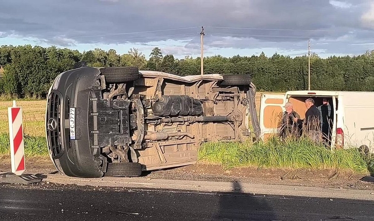Masinė avarija Kėdainių rajone: kaltas didelis greitis ir sugedę stabdžiai?  