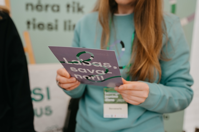 „Jaunimo linija“ atkeliauja į Šiaulius – ieškomi pirmieji savanoriai