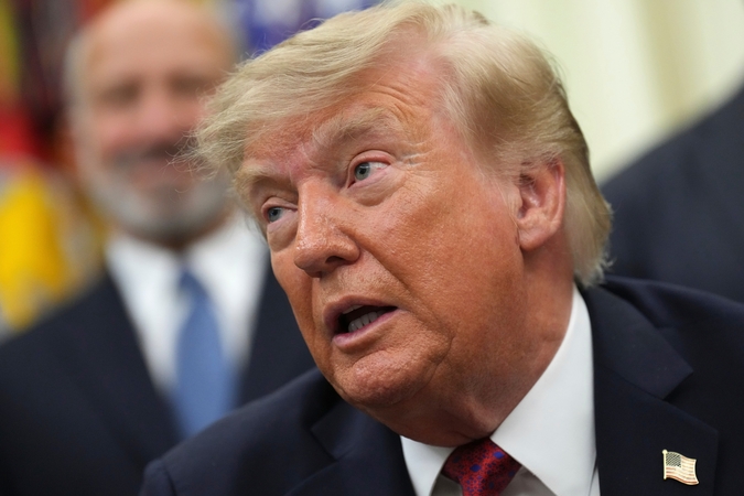 Donaldas Trumpas įspėja dėl „daug stipresnių“ veiksmų, jei Iranas atsakys į smūgius