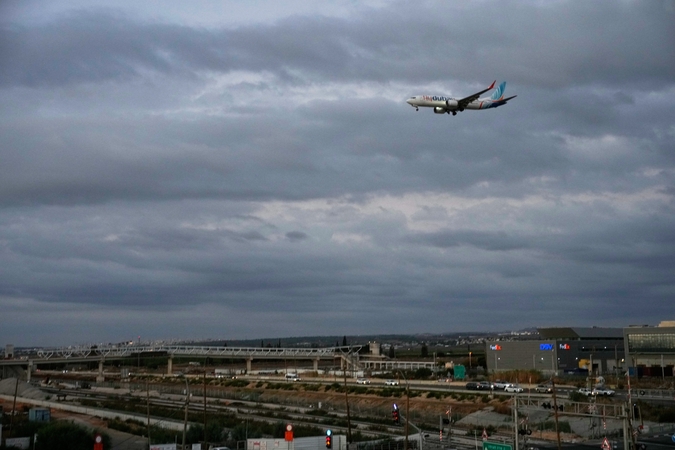 AFP televizija: nukreipto „FlyDubai“ lėktuvo keleiviai nusileido Izraelyje