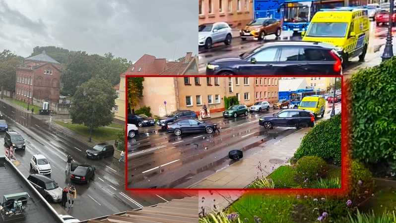 Avarija Klaipėdos centre: susidūrė trys automobiliai, gatvėje pažiro nuolaužos