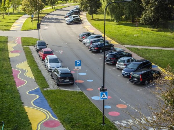 Pašilaičiuose – anksčiau niekur nematyti kelio ženklai: paaiškėjo, kas laimėjo piešinių konkursą