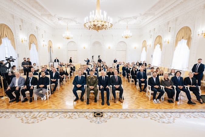 Jėga: skaičiuojama, kad pirmosios 63 organizacijos, asociacijos ir valstybės institucijos, pasirašiusios Lietuvos organizacijų įsipareigojimų visuotinei gynybai chartiją, gali sutelkti apie 400 tūkst. žmonių.