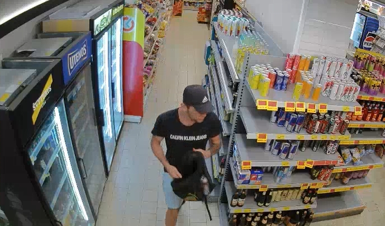 Raudondvario plente apvogta parduotuvė: pareigūnai ieško šio vyro
