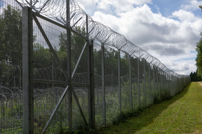 Pasienyje su Baltarusija apgręžta 13 neteisėtų migrantų