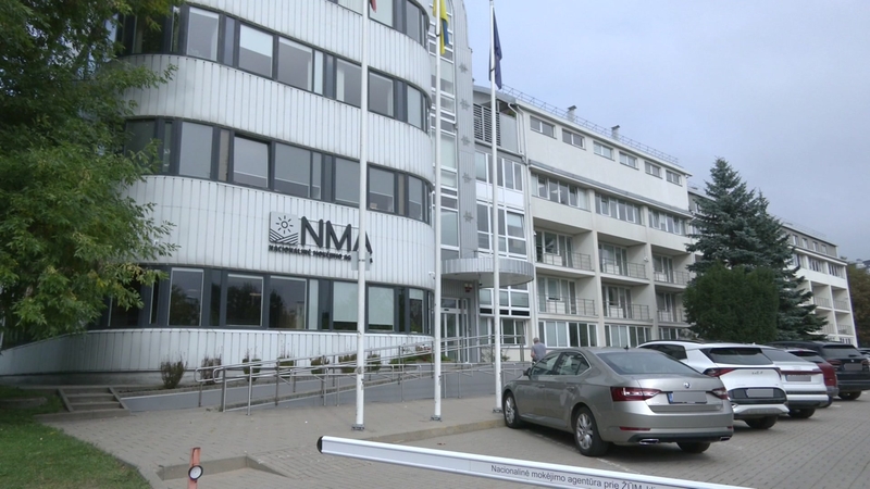 NMA direktoriaus pavaduotojas „apdovanojo“ uošvienės įmonę puse milijono eurų?