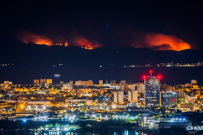 Kroatijos Bračo saloje dėl gaisro evakuota apie 230 žmonių