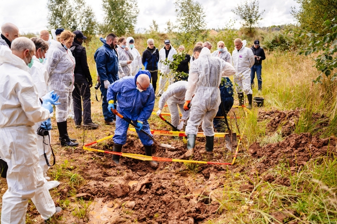 Policija surengė lėktuvo katastrofos ir masinės kapavietės tyrimo pratybas