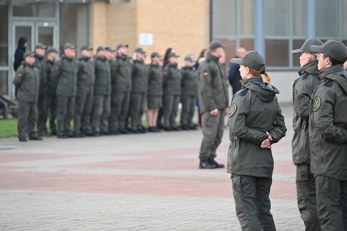 Pasieniečių mokykloje priesaiką davė per 50 kursantų