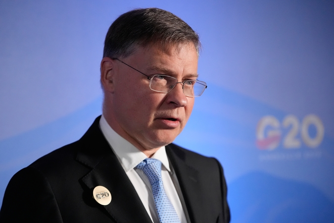 Eurokomisaras: dar ne laikas normalizuoti Rusijos buvimą G20