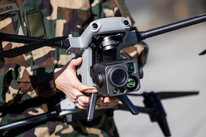 KAM siūlo be viešųjų pirkimų reikalavimų leisti įsigyti radarų ir dronų perėmėjų