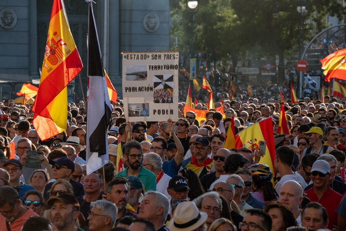 Tūkstančiai žmonių Ispanijoje protestavo prieš vyriausybės migracijos politiką