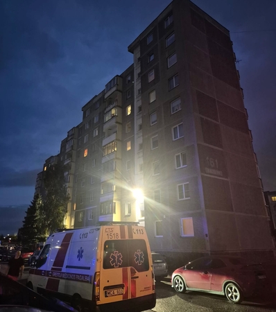 Dėl prisvilusios mikrobangų krosnelės į Baltų prospektą atskubėjo ugniagesiai, policija, medikai