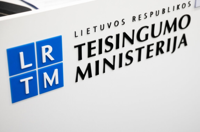 Teismui atmetus skundą dėl partnerystės registravimo, Teisingumo ministerija svarsto kreiptis į LAT 